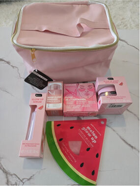 NWT🍉 Viral "Glow" Essentials!